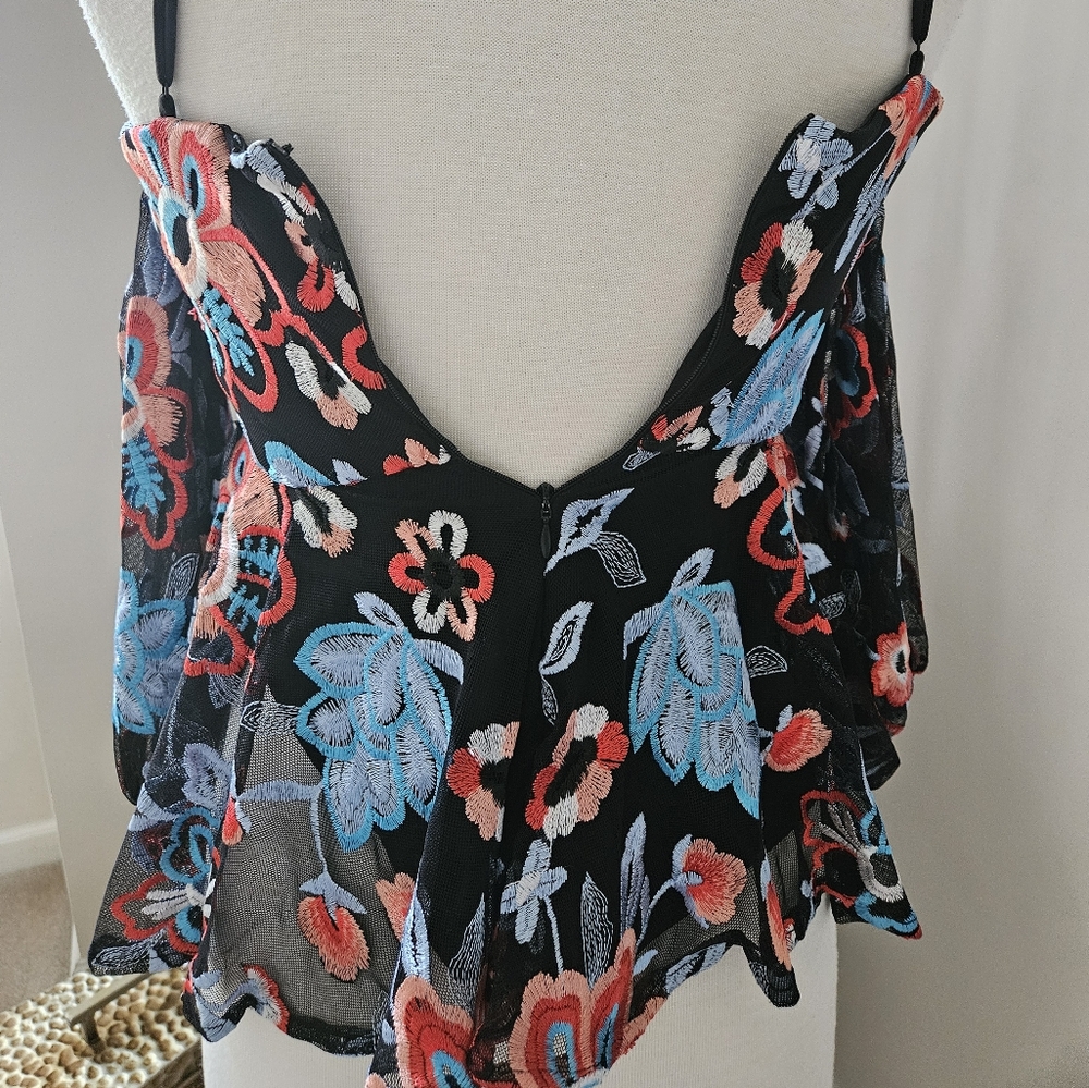 NWT Boston Proper Alexia Admor Black Floral Embroidered Blouse - Picture 2 of 7